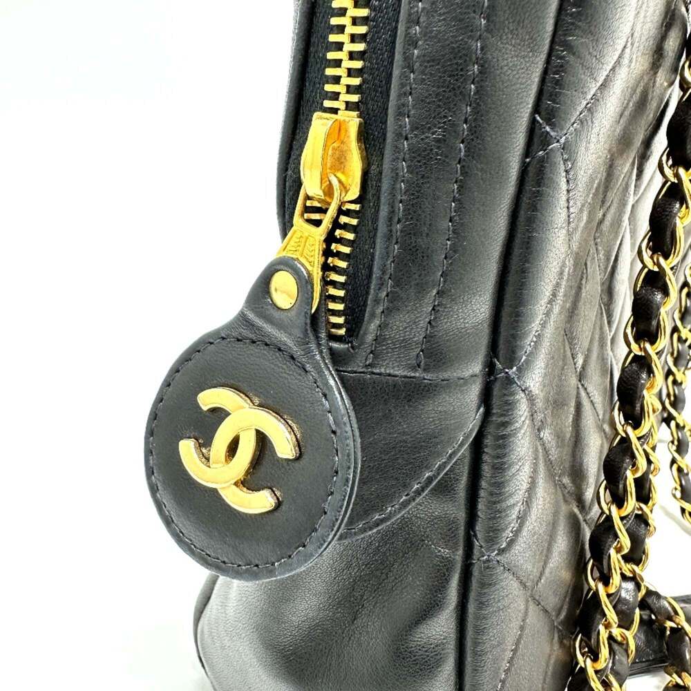 CHANEL Vintage Black Shoulder Bag - Picture 7 of 16
